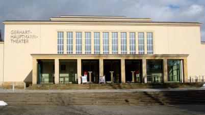 Prinz von Preuen: Schwungvolle Wiederentdeckung erffnet Spielzeit am Gerhart-Hauptmann-Theater