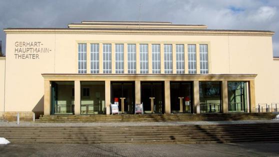 Bild zu Prinz von Preuen: Schwungvolle Wiederentdeckung erffnet Spielzeit am Gerhart-Hauptmann-Theater