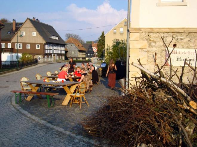 Bildtitel: Hopfenblüte lädt ein zur Sonnenwendfeier Bild zu Hopfenblüte lädt ein zur Sonnenwendfeier