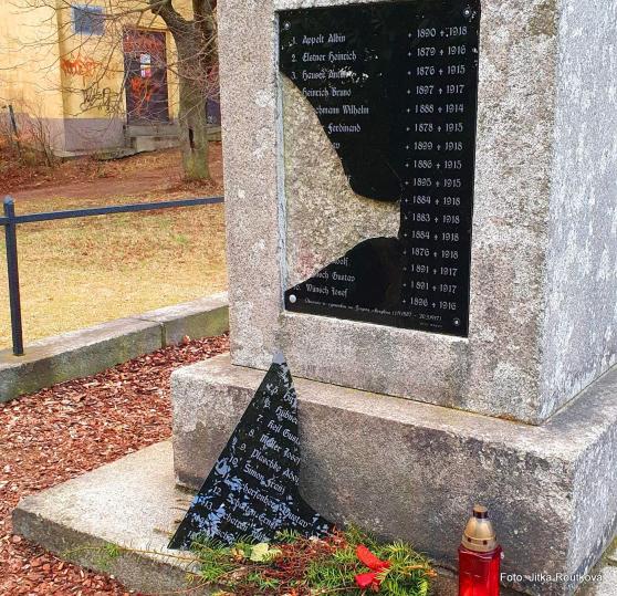 Denkmal in Rudolfsthal beschdigt