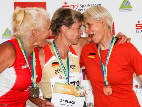 Bild zu EVACS 2012 -  Ulrike Hiltscher aus Zittau mit Europarekord