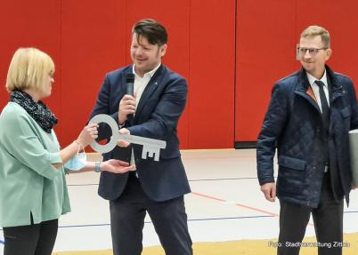 Sporthalle fr Schulen an der Weinau bergeben